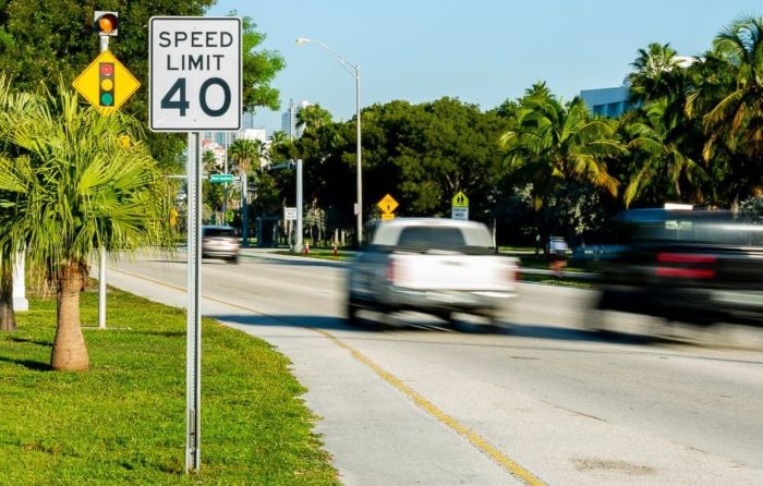 Follow speed limits in Miami to avoid car accidents.